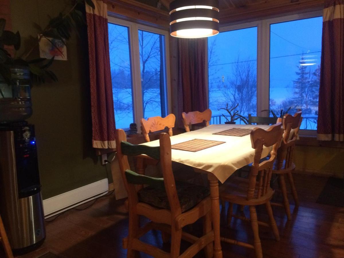 Maison Bleue Sainte Anne-des-Chênes Zimmer foto